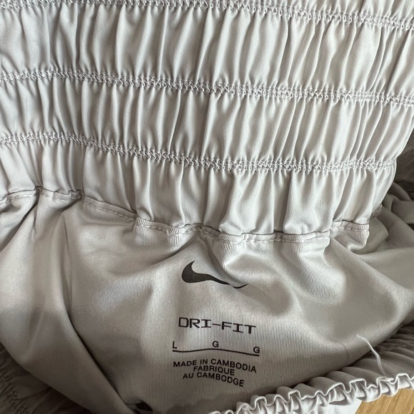 NWT NIKE SHORTS - Picture 3 of 5